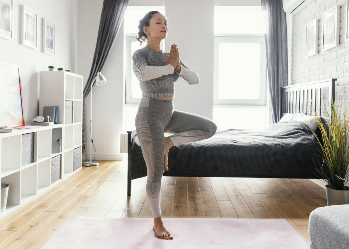 Morning Mobility Flow: 10 minut, które zastąpią kawę – Naturalna energia, koncentracja i lepsza postawa